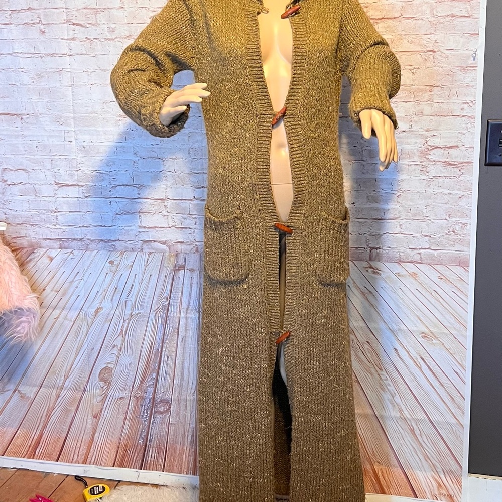 Moda international 90's maxi length knit cardigan with big toggle buttons